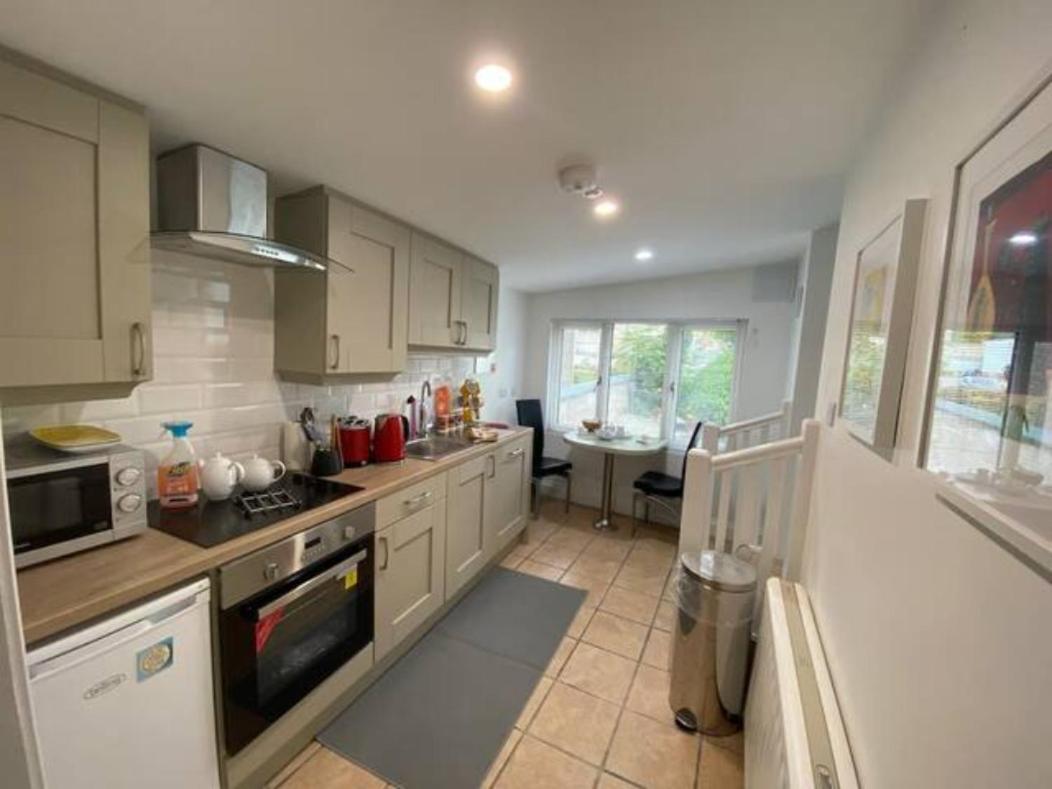 Location, Location! Gorgeous 1 Bed Apt- Killarney Dış mekan fotoğraf
