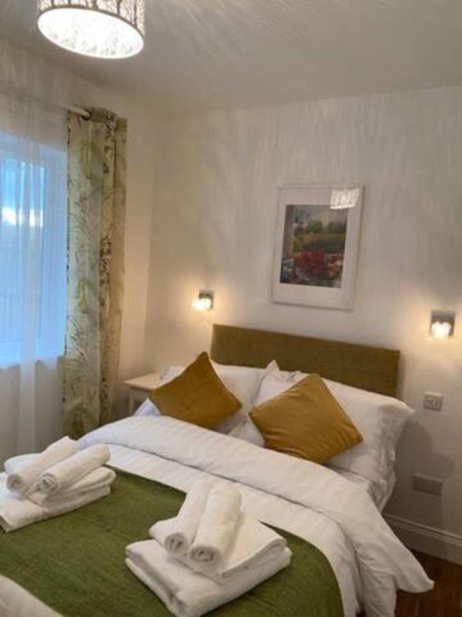 Location, Location! Gorgeous 1 Bed Apt- Killarney Dış mekan fotoğraf